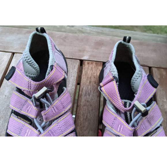 Keen Women's Newport H2 Hiking Sandal size 6  pink and gray - Picture 6 of 9